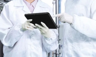 東集Seuic這款Windows系統的輕薄型工業平板，實力助推藥廠降本增效